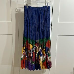 Vintage Skirt With “Cafe Setting” Lower Design that has Tons of Style